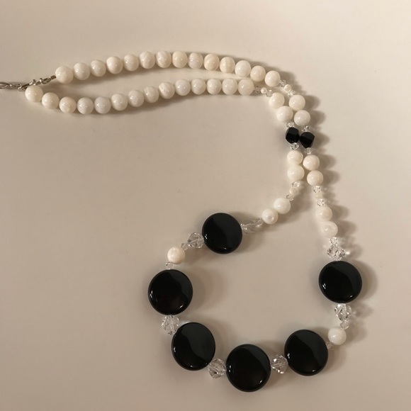 ⬇️ $233  Mother of Pearl & Black Onyx Necklace - Picture 7 of 8